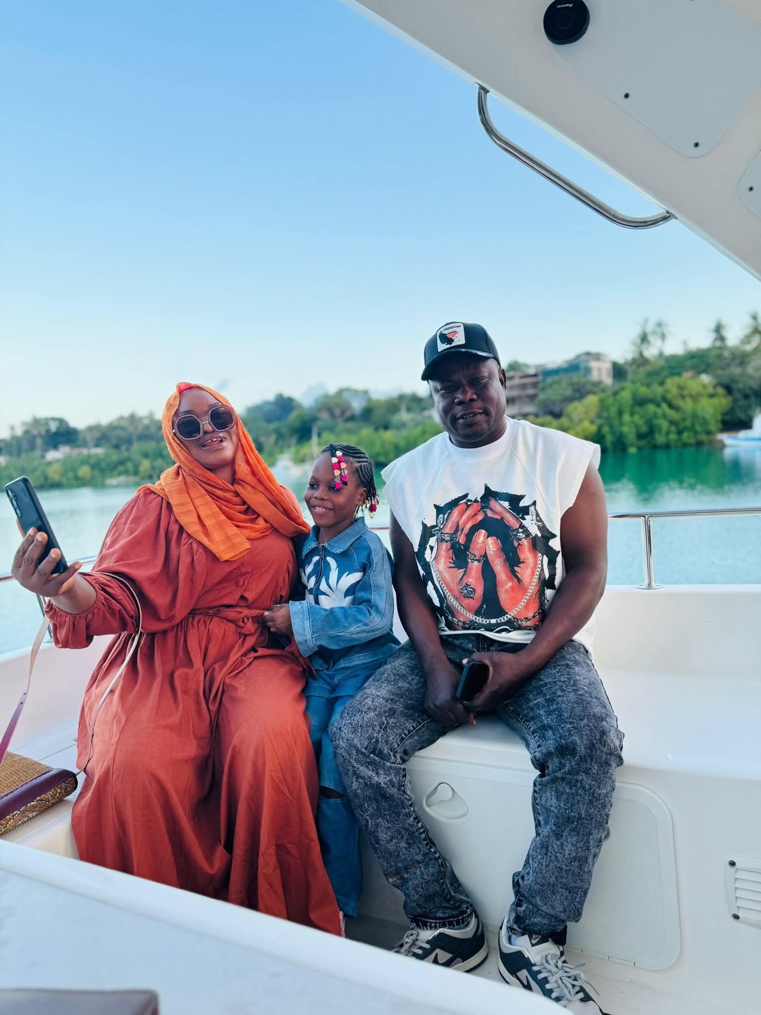 Luxury Yacht Cruise in Mombasa, Kenya - Photo 7